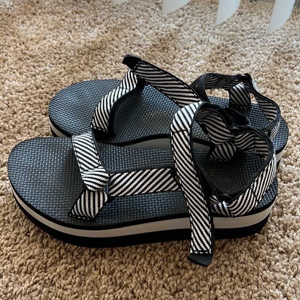Teva platform sandal. Size 8